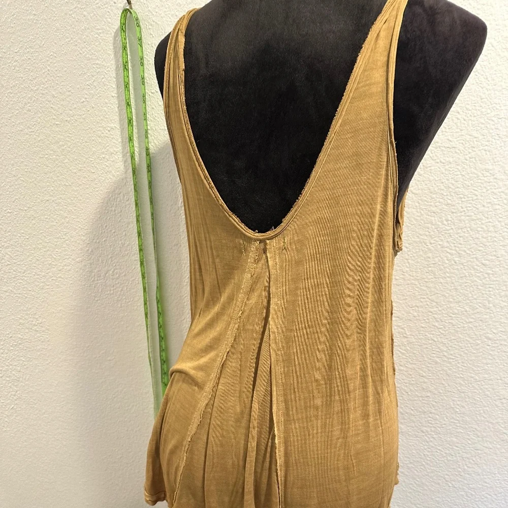 Free People we the Free lightweight layer Tank. NWOT